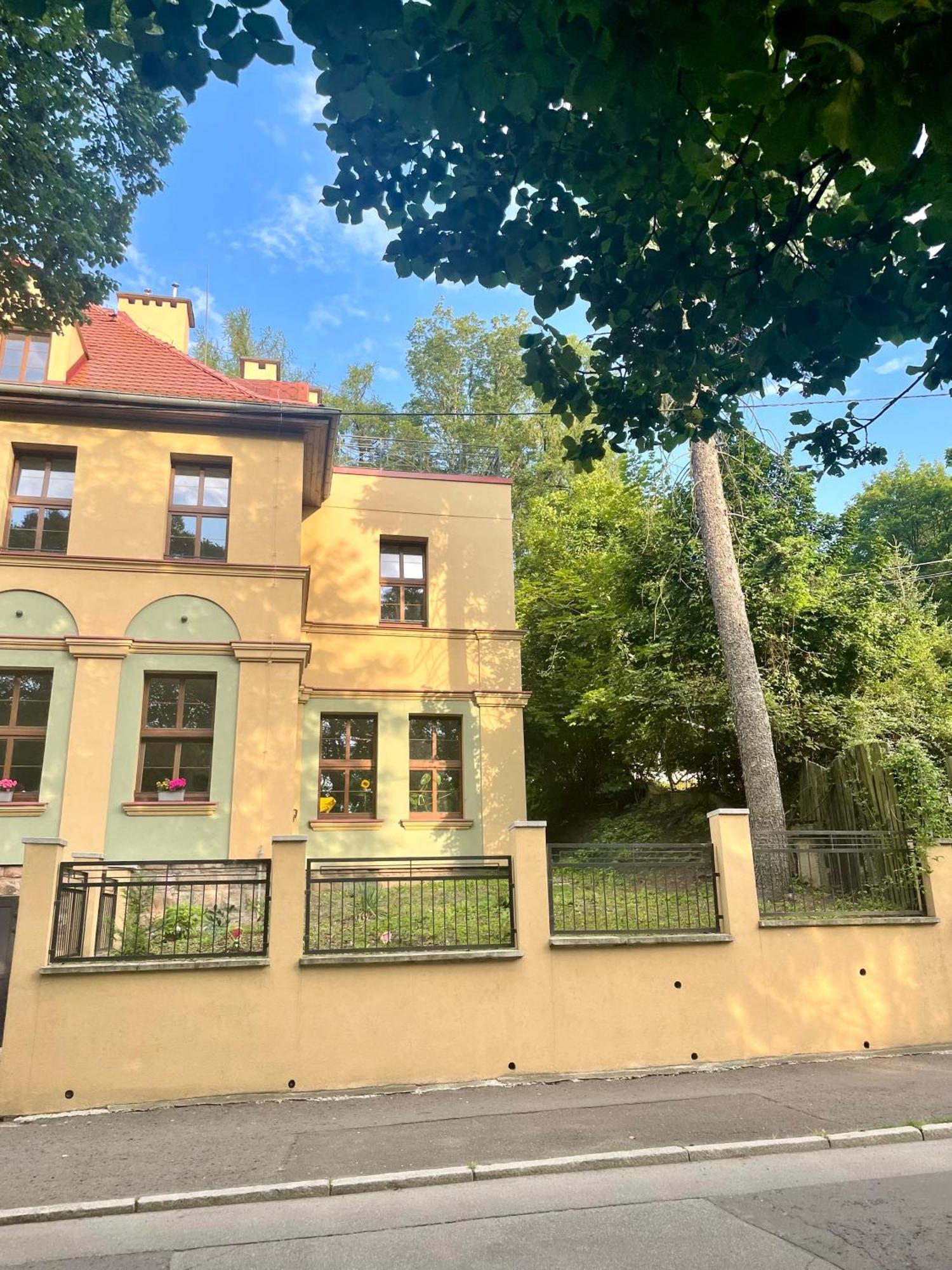 Szmaragdowa Sowa Apartment Wałbrzych Exterior foto