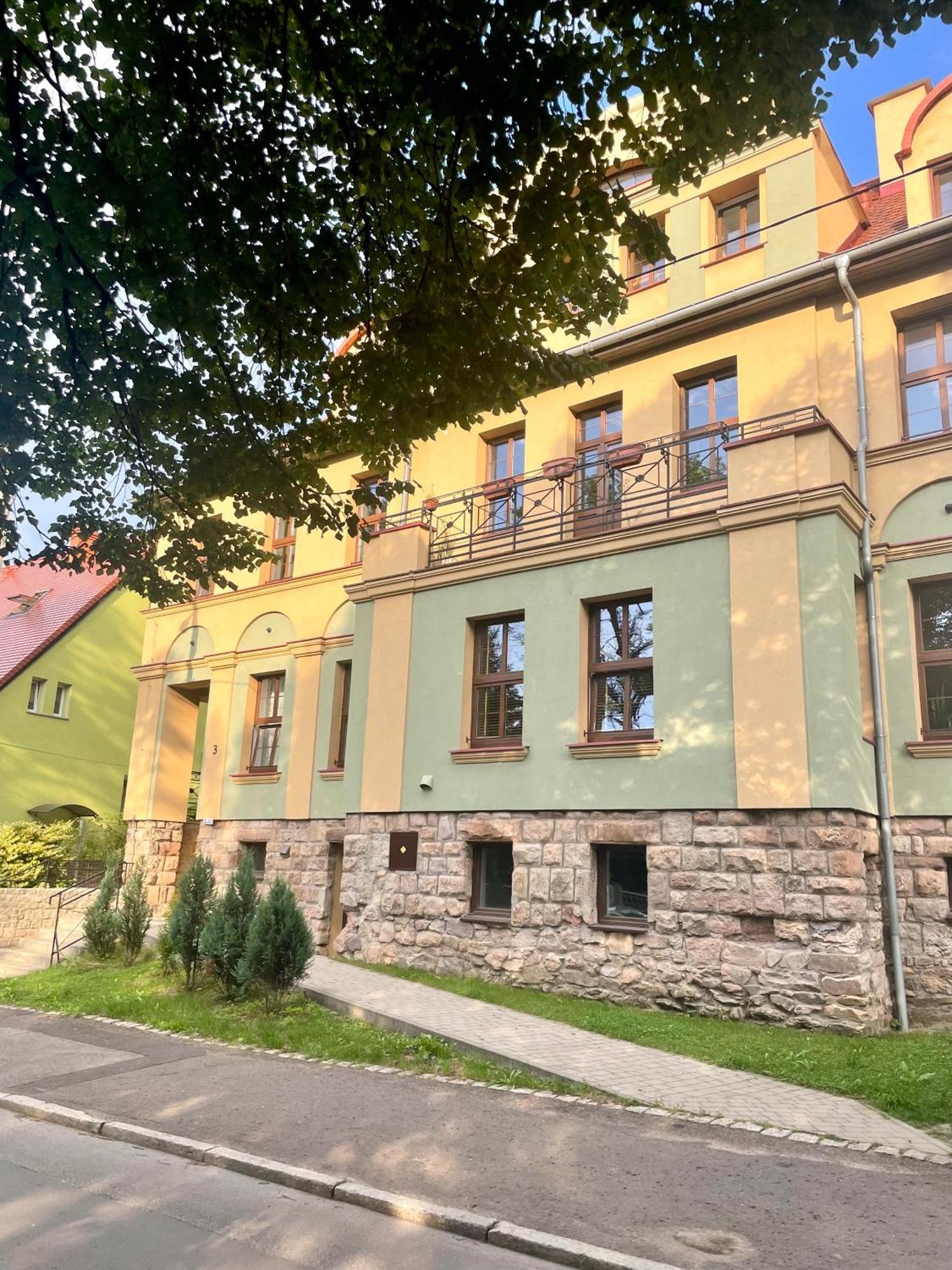 Szmaragdowa Sowa Apartment Wałbrzych Exterior foto